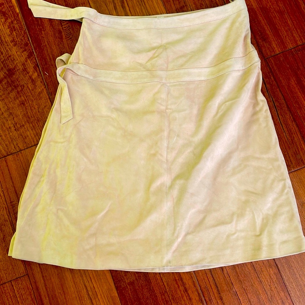 Valentino sz 8 suede skirt
